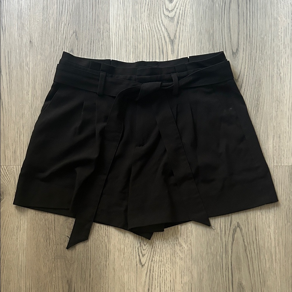 Banana Republic Black High-Waist Tie Front Women’s Shorts Size 4